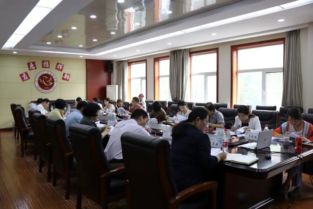 專業(yè)建設(shè)研討會(huì)現(xiàn)場(chǎng)1.jpg